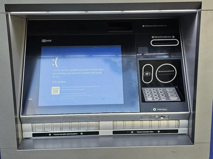 ATM screen displaying blue screen error during CrowdStrike outage